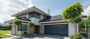 nowoczesny dom jednorodzinny z elegancką stolarka okienną