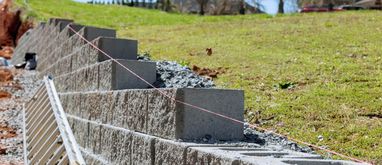 jak zrobić mur oporowy