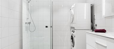 Estetyczne i funkcjonalne kabiny prysznicowe – na co zwrócić uwagę, wybierając elementy do łazienki?