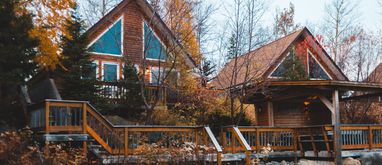 Jakie drewno wybrać na elewację i jak je zamontować?