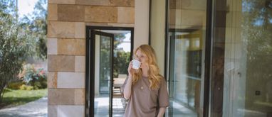 Drzwi gładkie czy z przeszkleniem? Który model wybrać?