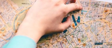 Działka o kształcie trójkątnym - jak budować na nietypowej działce?