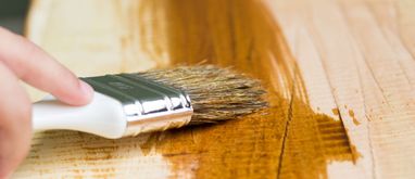 Szpachla do drewna – którą szpachlę do drewna wybrać