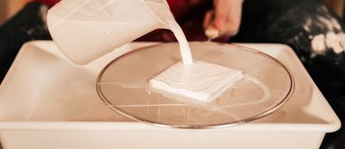 Malowanie płytek – od czego zacząć? Krok po kroku