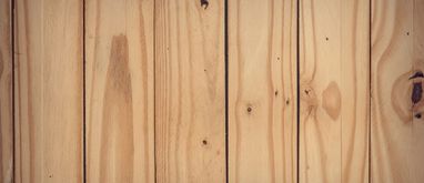 Boazeria drewniana – pomysł na modne wykończenie wnętrza