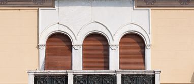 Rolety antywłamaniowe – czy warto je montować w domu?