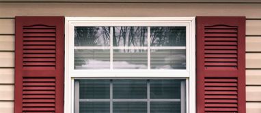 Okiennice – poznaj zalety montażu okiennic w domu