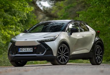 Chr vs yaris cross