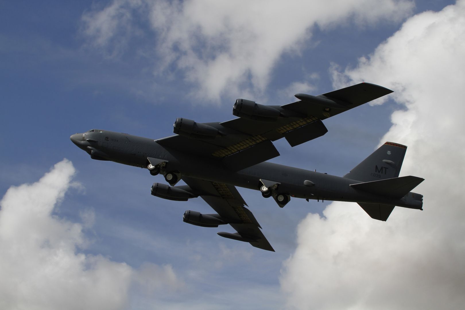 Amerykanie Prężą Muskuły. Bombowce B-52 Nad Europą