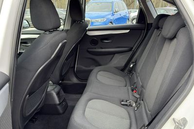 BMW Seria 2 216d aut