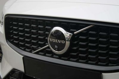 Volvo V60 T6 AWD Plug-In Hybrid Plus Dark