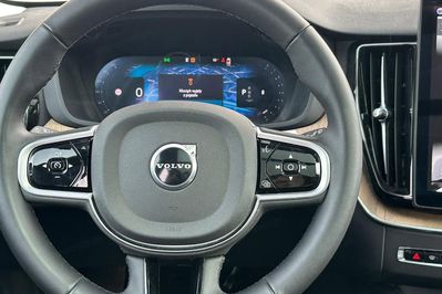 Volvo XC60 B5 B AWD Ultra Dark