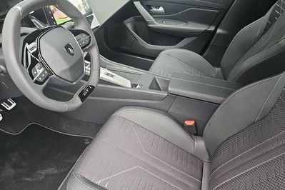 Peugeot 408 GT e-DCS7 1.6 Plug-in Hybrid