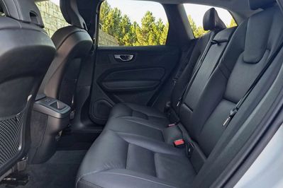 Volvo XC60 B5 B AWD Plus Dark