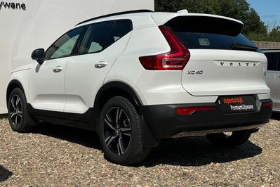 Volvo XC40 B3 Plus Dark
