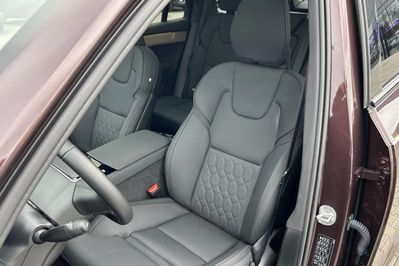 Volvo XC90 T8 AWD Plug-In Hybrid Plus Dark 7os