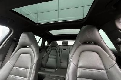Porsche Panamera 4 e-Hybrid Sport Turismo 10 Years Edition