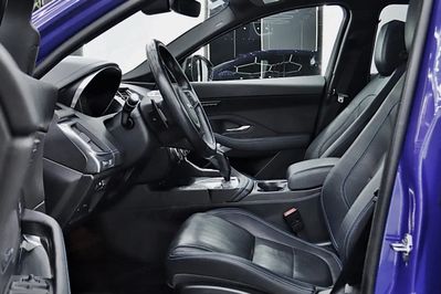 Jaguar E-Pace 2.0 i4P AWD R-Dynamic SE