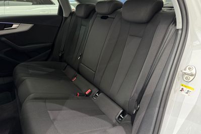 Audi A4 35 TFSI S Line