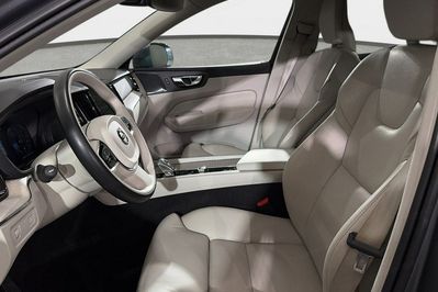 Volvo XC60 B4 D Momentum