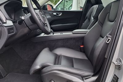Volvo XC60 T6 Plug-In Hybrid AWD Plus Dark aut