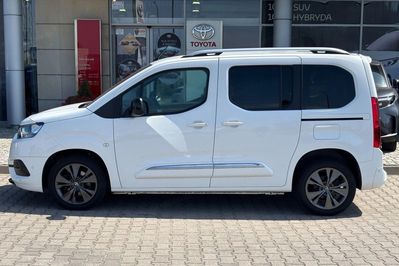 Toyota Proace City Verso 1.2 d-4T Family