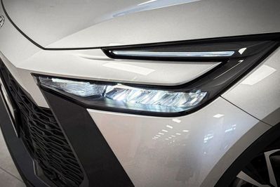 Toyota C-HR Style 2.0 Hybrid Dynamic Force Plug-in