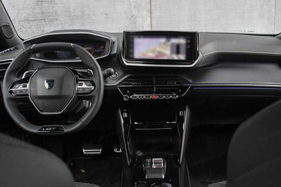 Peugeot 2008 GT Exclusive e-DCS6 1.2 PureTech mHEV