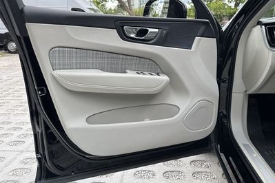 Volvo XC60 T6 Plug-In Hybrid AWD Core