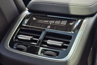 Volvo XC60 B5 B AWD Ultra Dark