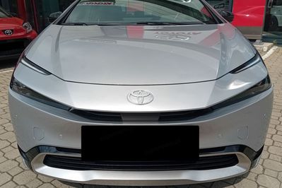 Toyota Prius Prestige 2.0 Hybrid Plug-in