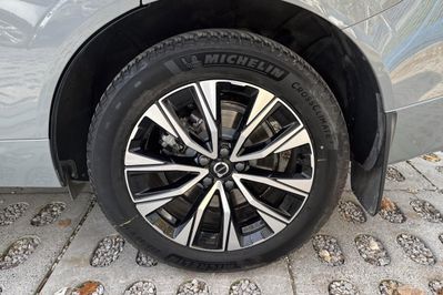 Volvo XC60 B4 B Plus Dark