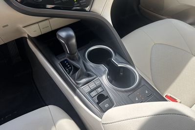 Toyota Camry Executive 2.5 Hybrid  CVT