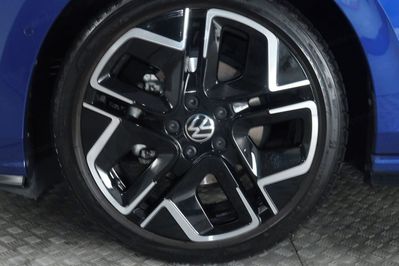 Volkswagen Golf R-Line Plus 1.5 eTSI mHEV