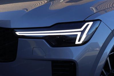 Volvo XC90 T8 AWD Plug-In Hybrid Ultra Dark 7os