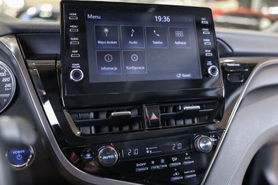 Toyota Camry 2.5 Hybrid Prestige Cvt