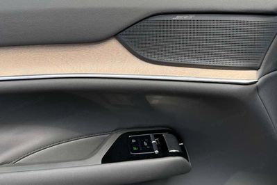Volvo EX90 Twin AWD Plus 7 os