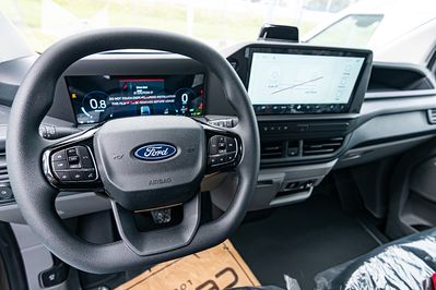Ford Transit Custom 320 L2H1 Trend A8