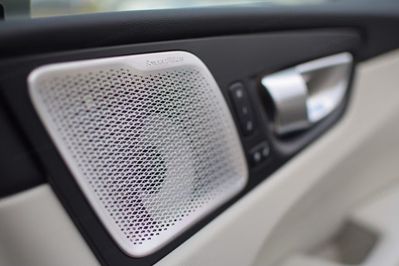Volvo XC60 T6 Plug-In Hybrid AWD Ultra Dark