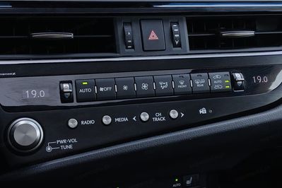 Lexus ES 300H Business Edition
