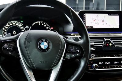 BMW Seria 5 530e xDrive Luxury Line
