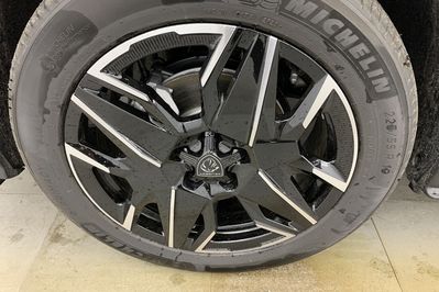 Peugeot 3008 GT 1.2 mHEV e-DCS6