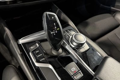 BMW Seria 5 518d Advantage aut