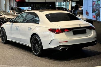 Mercedes Klasa E 220 d  4-Matic AMG