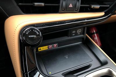 Lexus NX 450h+ Prestige AWD