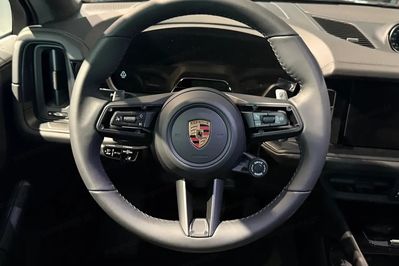 Porsche Cayenne Coupe E-Hybrid Black Edition