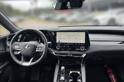 Lexus RX 450h+ F Sport Design