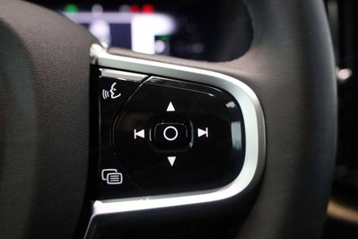 Volvo XC60 T8 Plug-In Hybrid AWD Ultra Dark