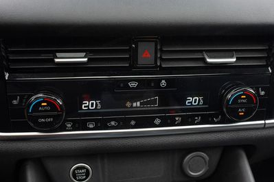Nissan Qashqai 1.3 DIG-T N-Connecta DCT
