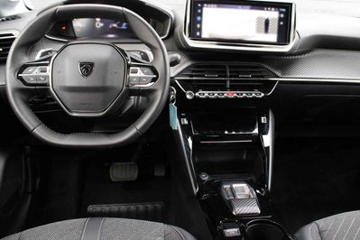 Peugeot 208 Allure e-DCS6  1.2 mHEV